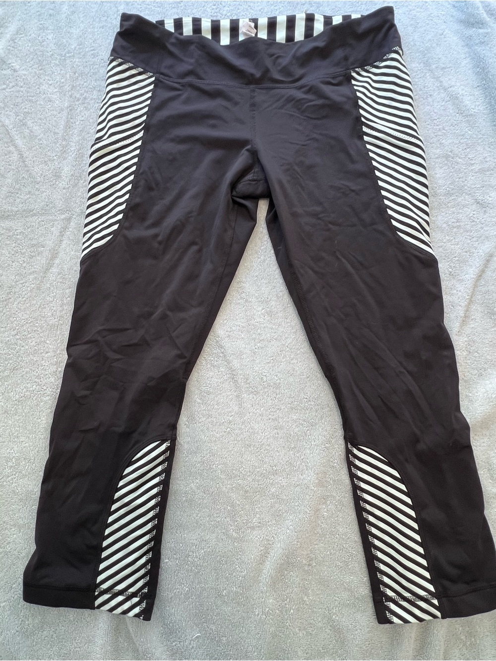 lululemon athletica Run 12 Ankle Leggings Black Mint Stripe Zip Pocket